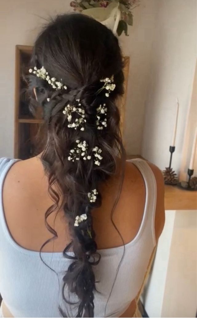 Maquilladora social, manicurista