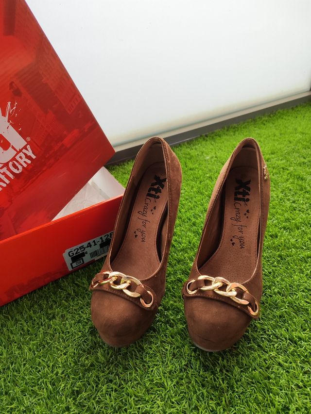 Zapatos nuevos de tacón Xti