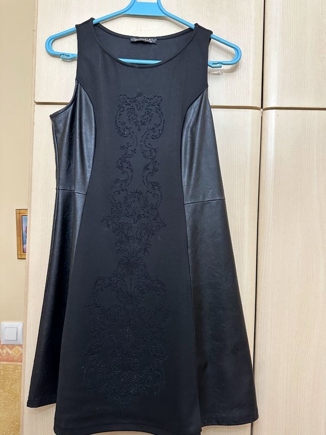 Vestido de polipiel en negro
