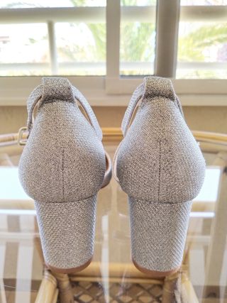 Sandalias tacón ancho brillo