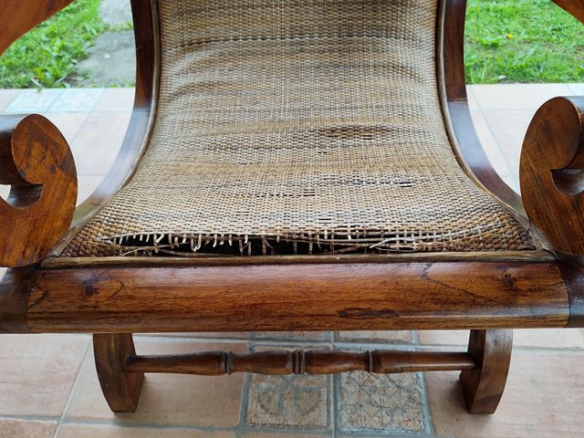 Sofá de mimbre y castaño