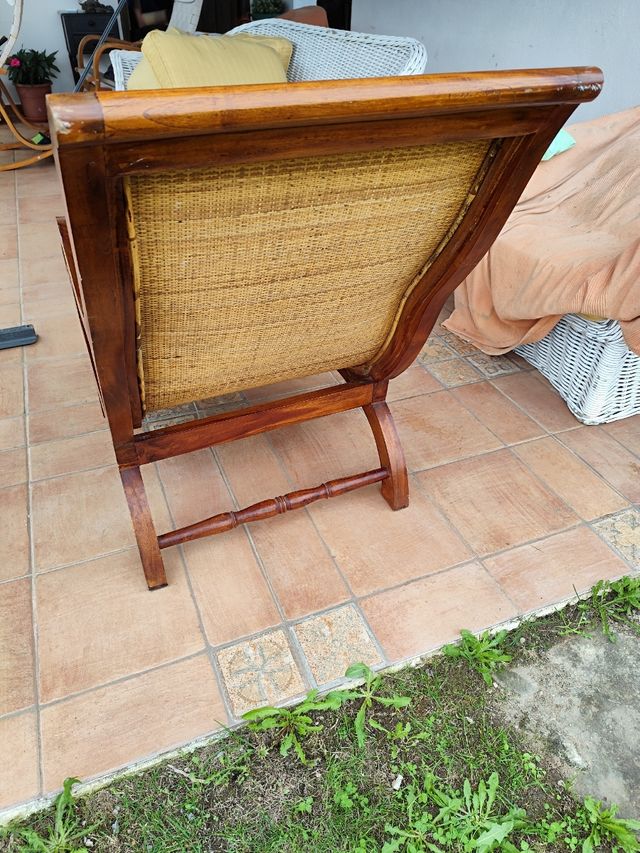 Sofá de mimbre y castaño