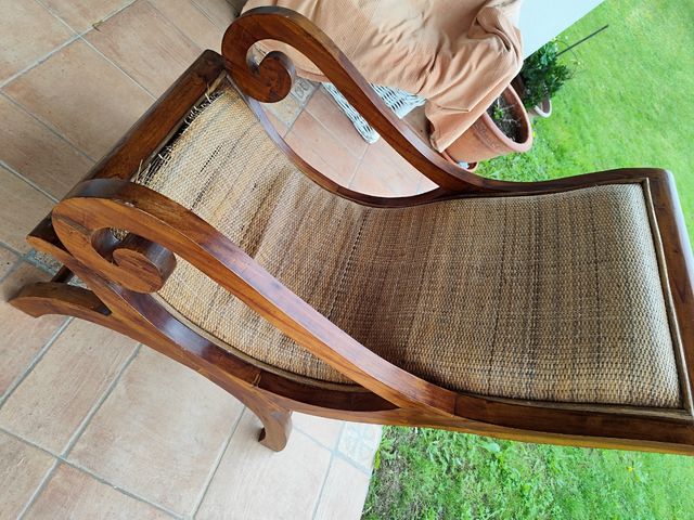 Sofá de mimbre y castaño