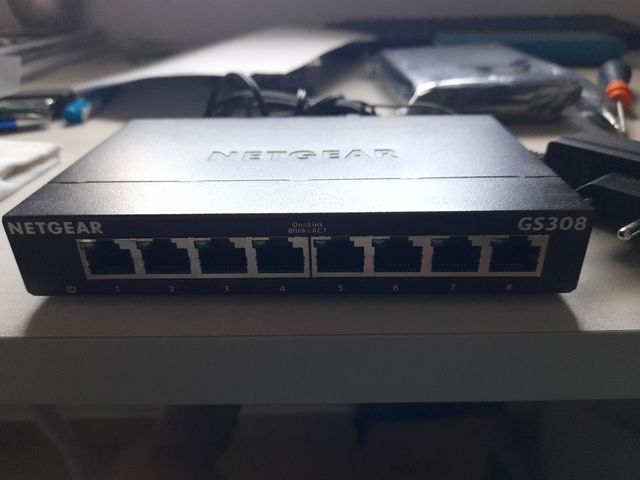 Switch 8 porte GIGABIT ad alta velocità