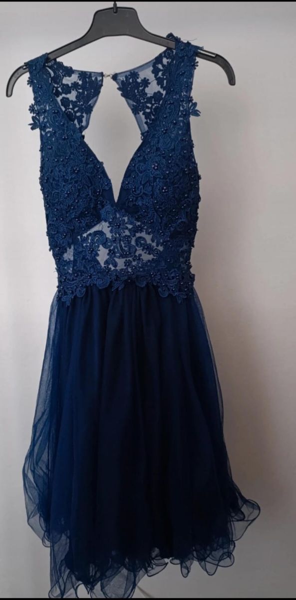 Vestido con encaje y pedrería talla M/L