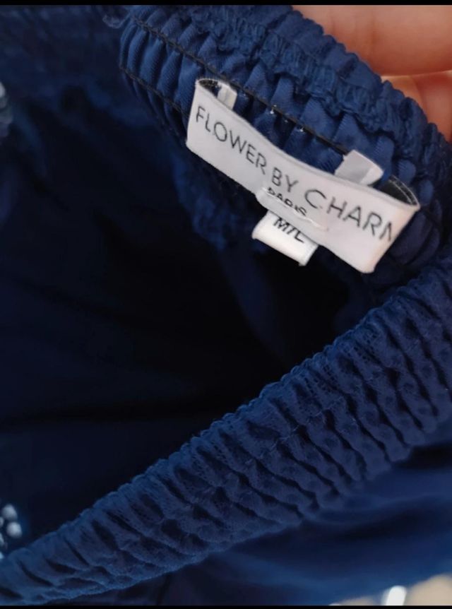 Vestido con encaje y pedrería talla M/L