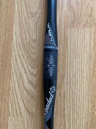 Guiador de bicicleta em carbono