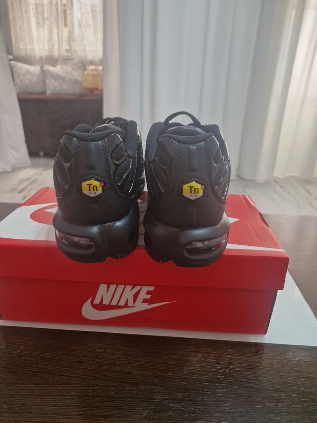 Nike Air Max Plus Negro talla 43