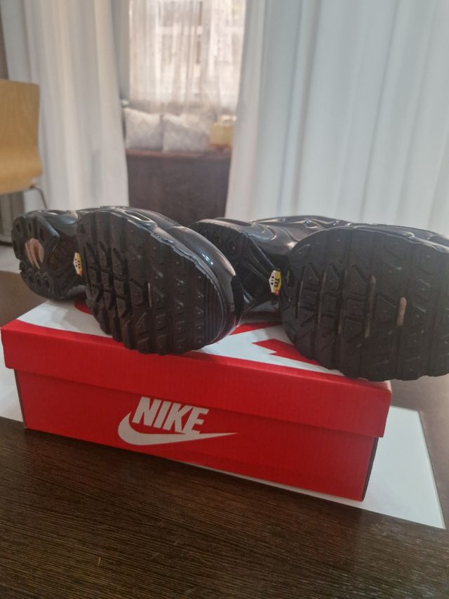 Nike Air Max Plus Negro talla 43