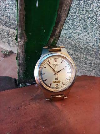 SEIKO QUARTZ SQ 5Y23-6220,
