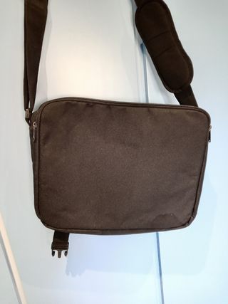 Bolsa portatil Adidas. Negro