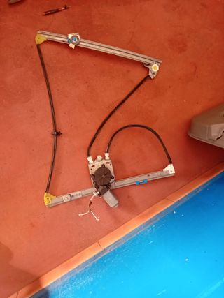 Elevalunas renault laguna derecho delant