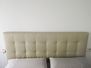 Cabecero polipiel beige Ikea