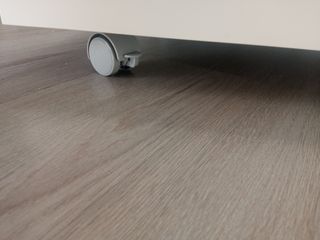 Cajón SLAKT IKEA con ruedas bajo cama