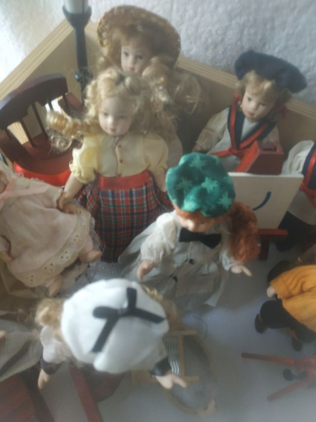 Muñecos de porcelana