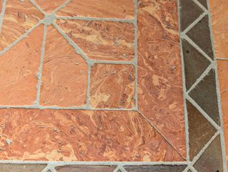 TAVOLO DA GIARDINO IN LEGNO E MOSAICO