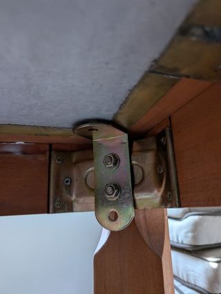 TAVOLO DA GIARDINO IN LEGNO E MOSAICO