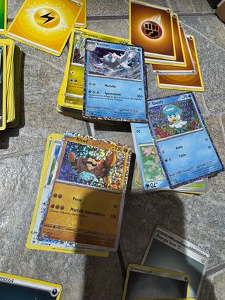Lotto carte pokemon 300 carte