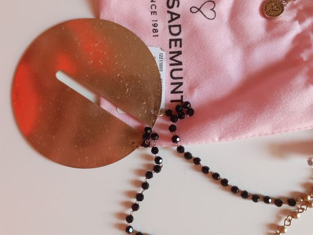 Colgante dorado Lola Casademunt