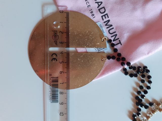 Colgante dorado Lola Casademunt