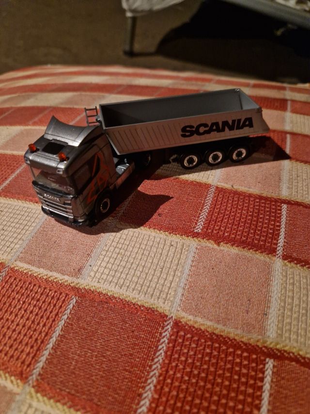 modellino Camion SCANIA R500 XT 4x2 1/87 Herpa