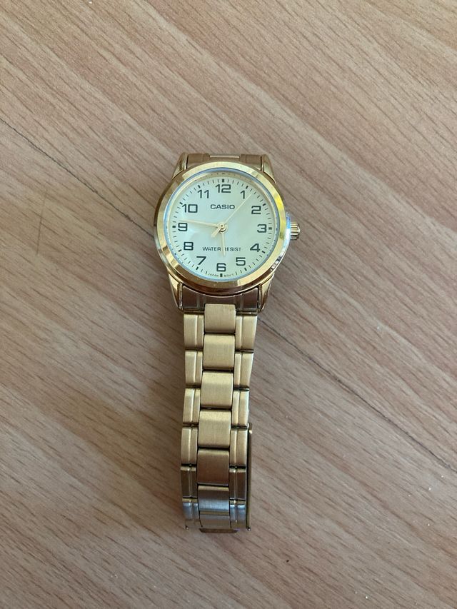 Reloj Casio Analógico Dorado