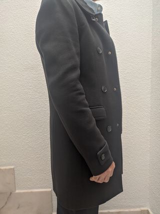 Abrigo negro paño - Zara. Entallado. M
