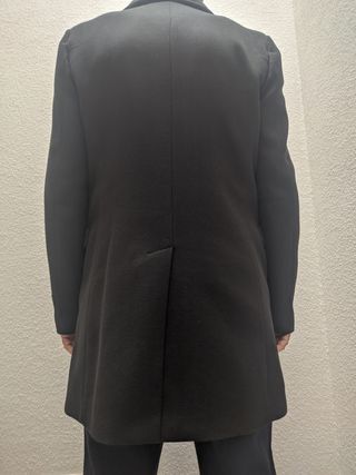 Abrigo negro paño - Zara. Entallado. M