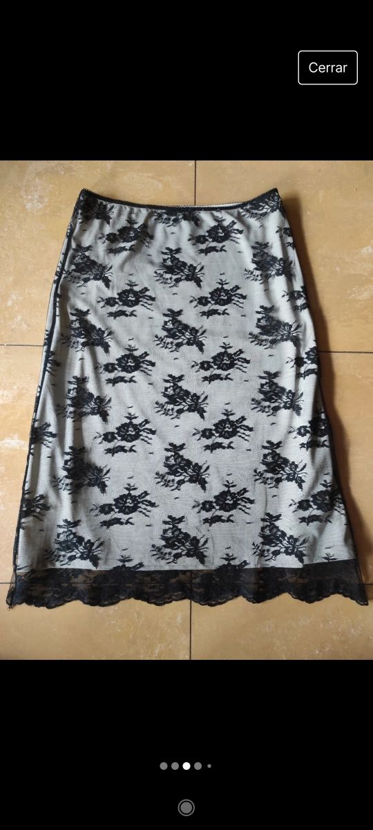 Falda midi encaje negro y blanco de Vero moda