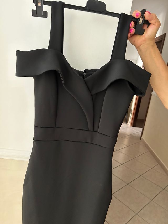 Vestito nero a tubino