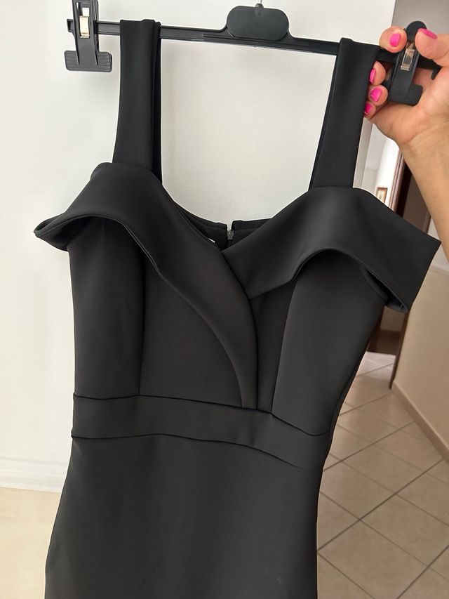 Vestito nero a tubino