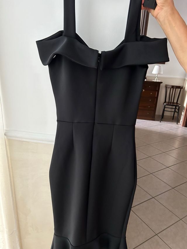 Vestito nero a tubino