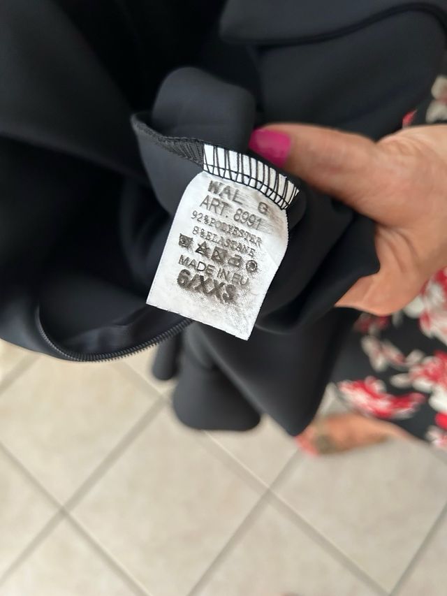 Vestito nero a tubino