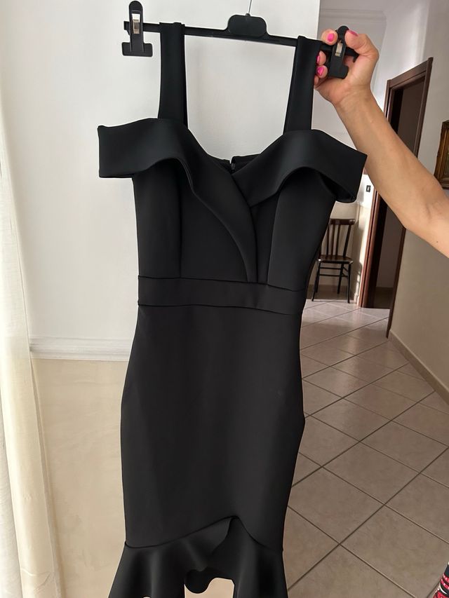 Vestito nero a tubino