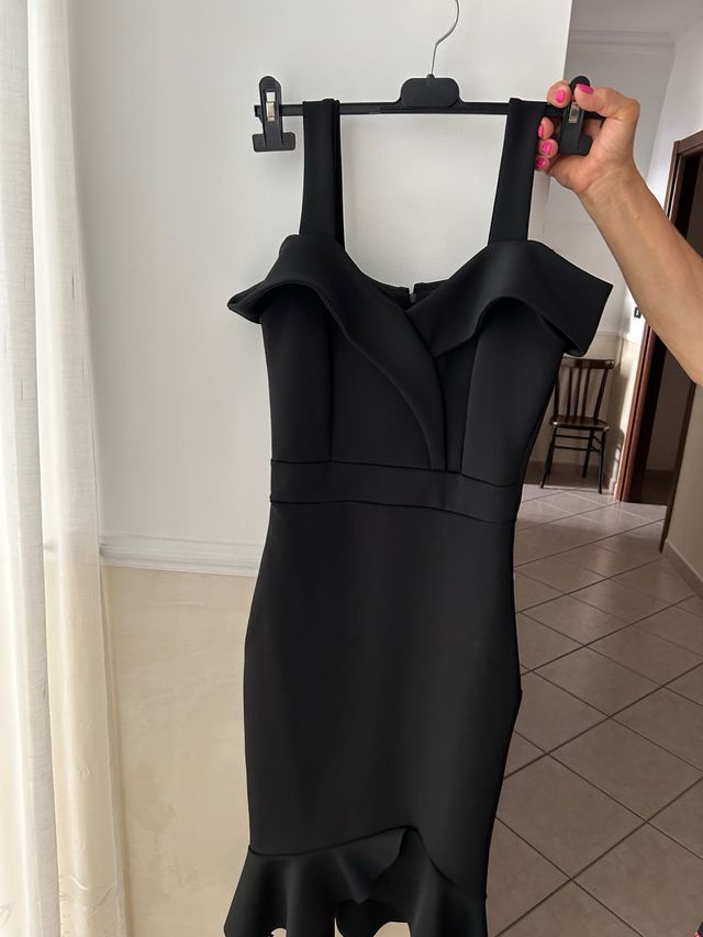 Vestito nero a tubino