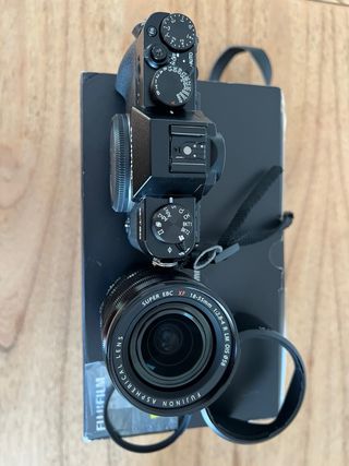 X-T20 with lens XF 18-55