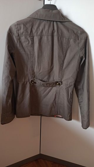 Chaqueta estilo militar 