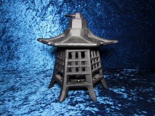 Farol velas pagoda templo oriental Japón quemador