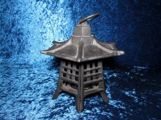 Farol velas pagoda templo oriental Japón quemador