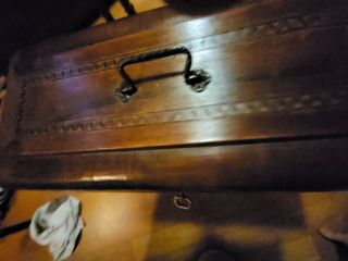 Piccola cassapanca antica