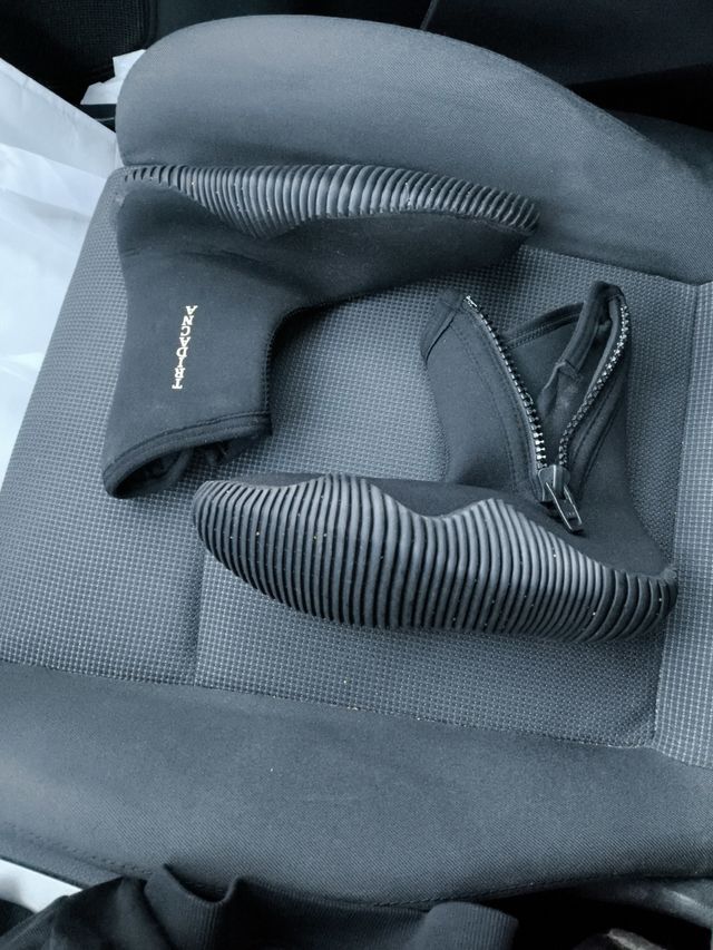 Escarpines Neopreno talla M