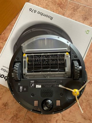 Robot Roomba 676