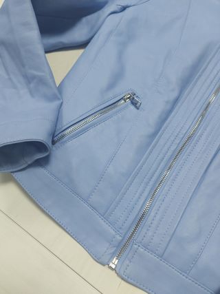 Cazadora polipiel mujer azul claro