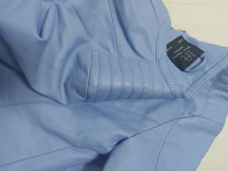 Cazadora polipiel mujer azul claro