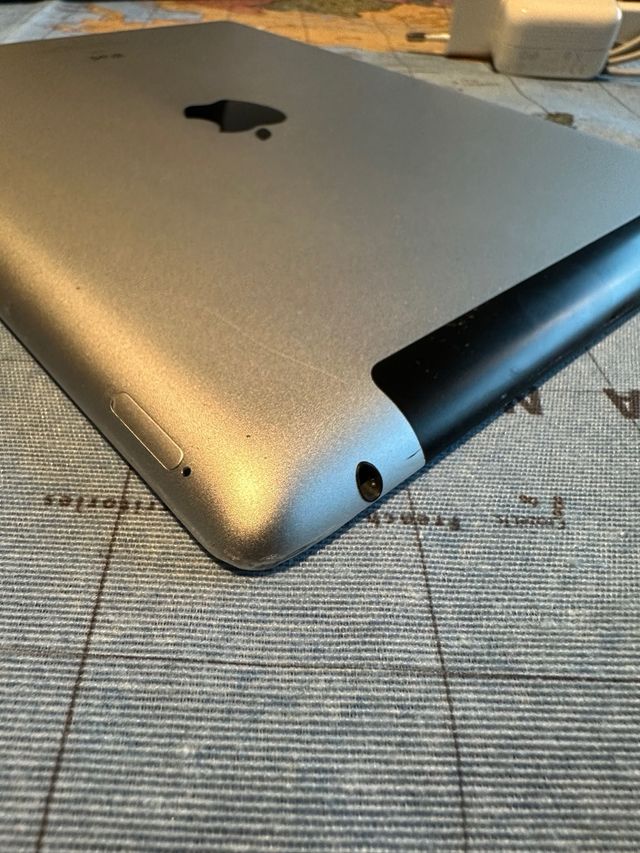 iPad 2 Wifi + 3G 64 GB