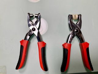 Alicate para botones e ojales