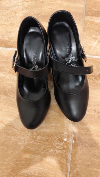 Zapatos sevillanas