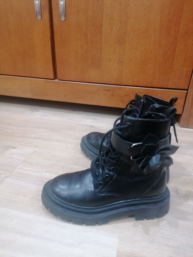 Botas negras. Talla 31