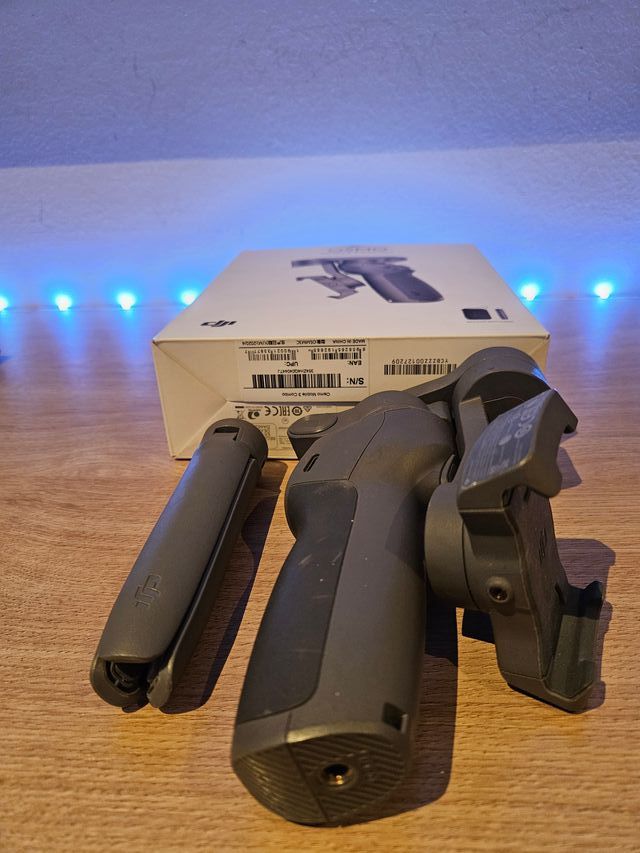 DJI Osmo Mobile 3 Combo