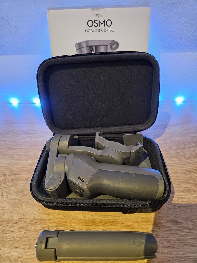 DJI Osmo Mobile 3 Combo